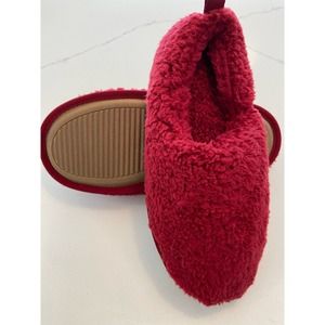 "Sonoma Red Fuzzy Slippers - Comfort Cushion, Size Medium (7-8)"